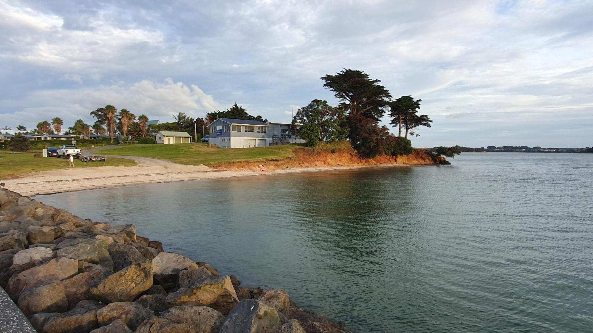 Clarks Beach Getaway Luaran gambar